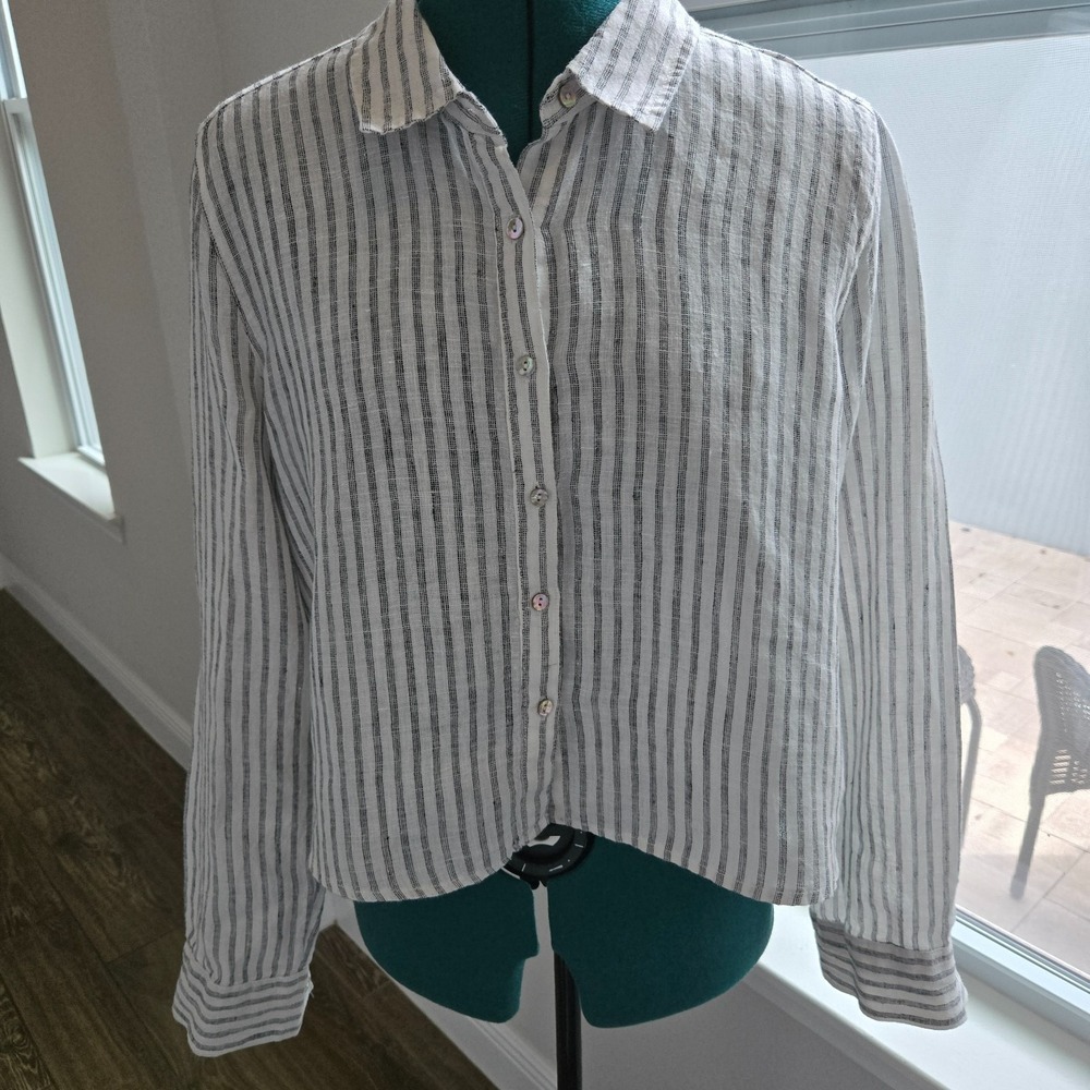 Tahari Womens Button-up Crop Shirt 100% Linen Size Large Long Sleeves Striped